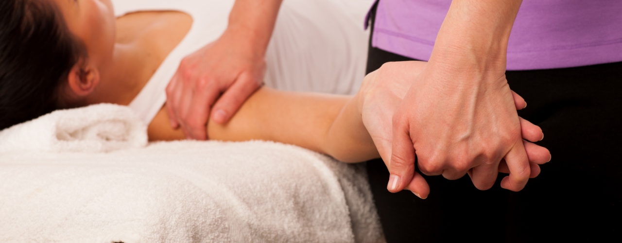 Physical-therapy-clinic-wrist-pain-relief-NY-Sports-and-Spinal-Physical-Therapy-armonk-new-york-larchmont-scarsdale-ny