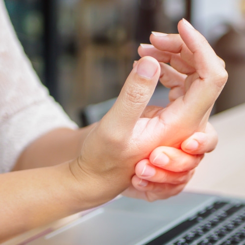hand-pain-relief-NY-Sports-and-Spinal-Physical-Therapy-armonk-new-york-larchmont-scarsdale-ny