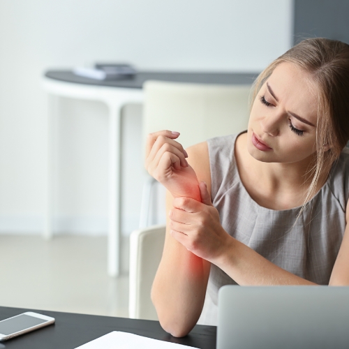 wrist-pain-relief-NY-Sports-and-Spinal-Physical-Therapy-armonk-new-york-larchmont-scarsdale-ny